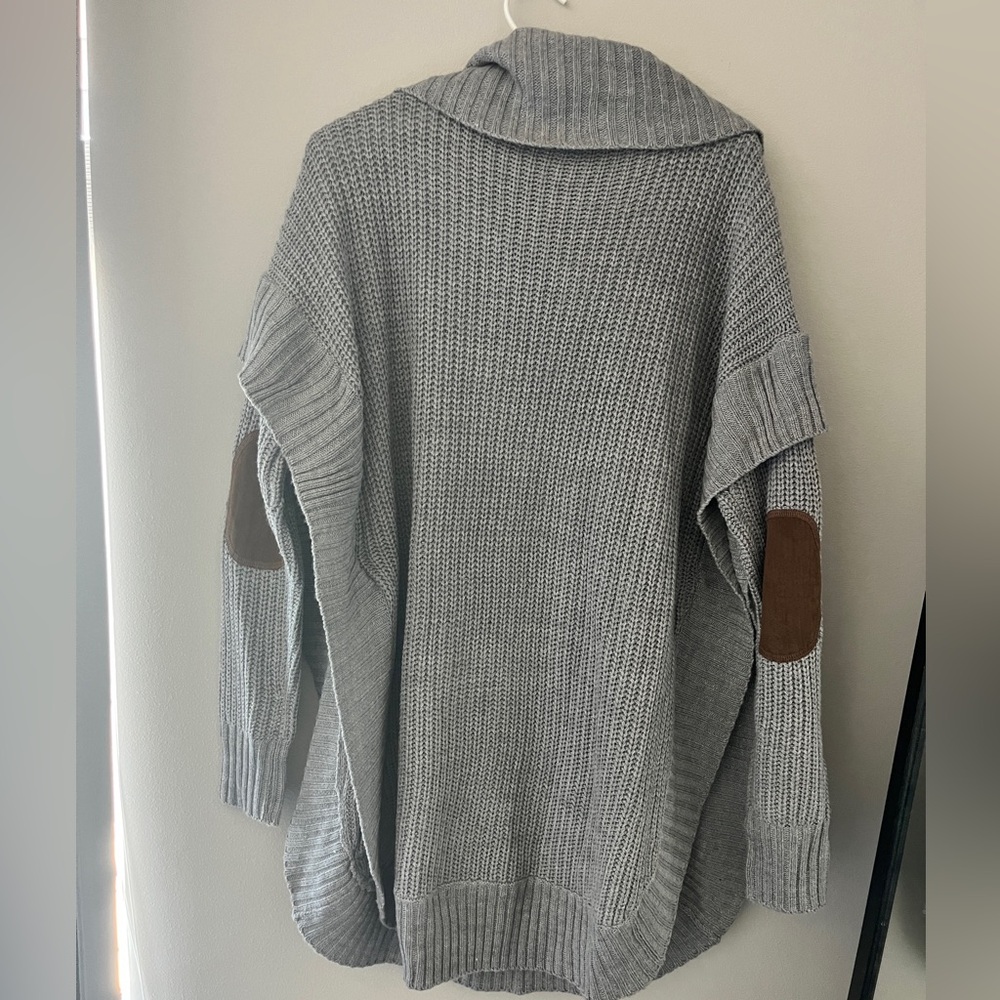 Francesca’s Ayla: Gray Women's Sweater with Cowl Neck - Picture 3 of 4